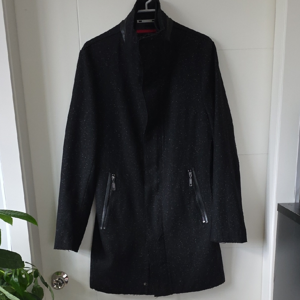 Hudson's Bay 1670 Elegant Black Trench Coat for Men Size Us 38R